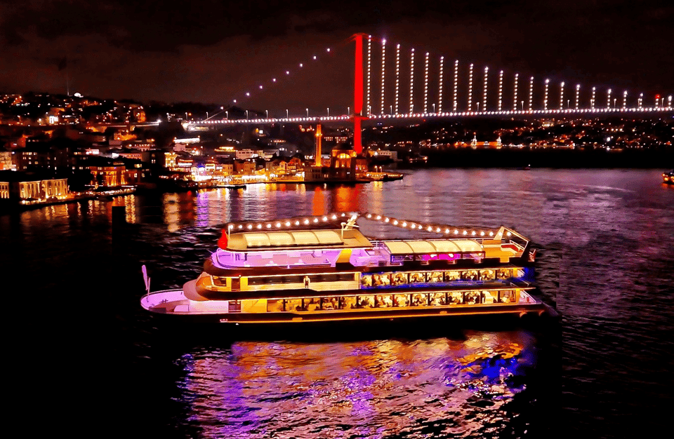 Istanbul: Bosphorus Dinner Cruise & Show with Private Table, Istanbul